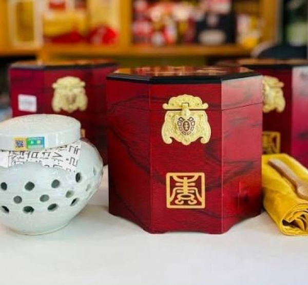 Cao Hồng Sâm Hoàng Hậu BIO Hàn Quốc Thượng Hạng Hũ 500g Chính Hãng